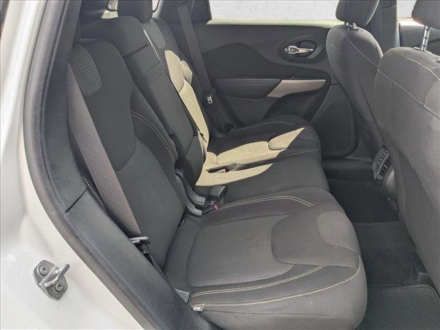 Used 2017 Jeep Cherokee Latitude image 17