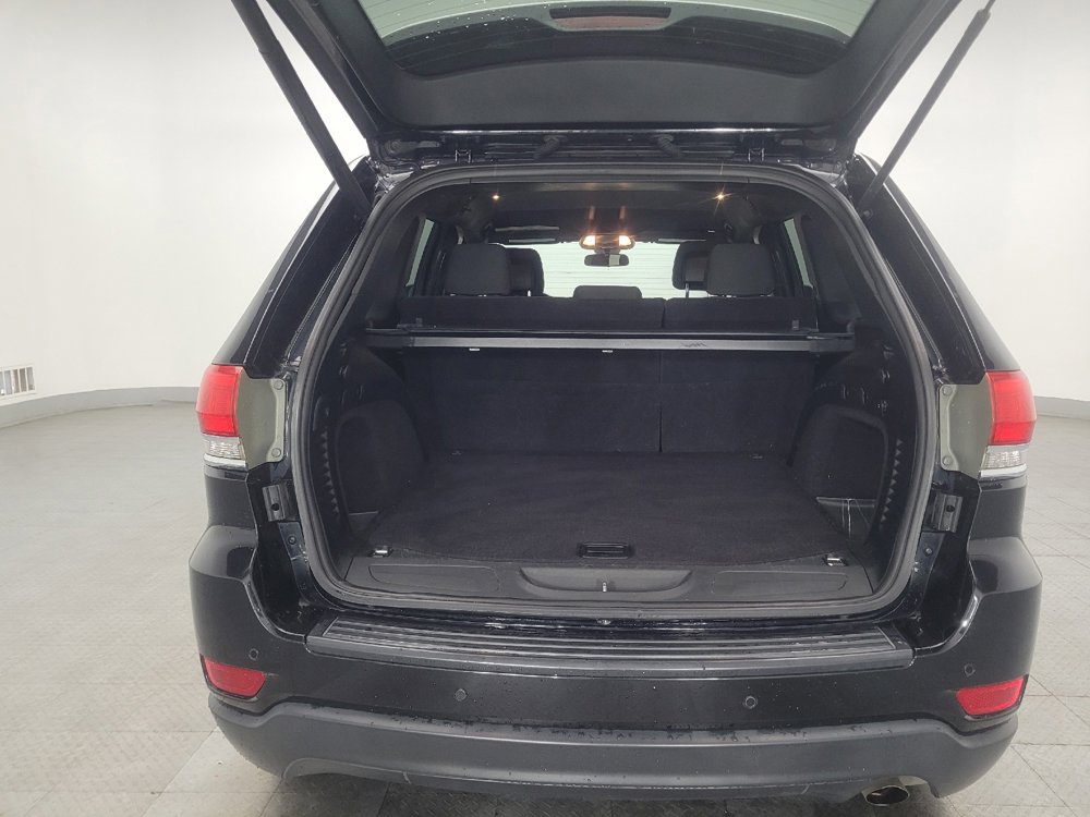 Used 2018 Jeep Grand Cherokee Laredo RWD image 29