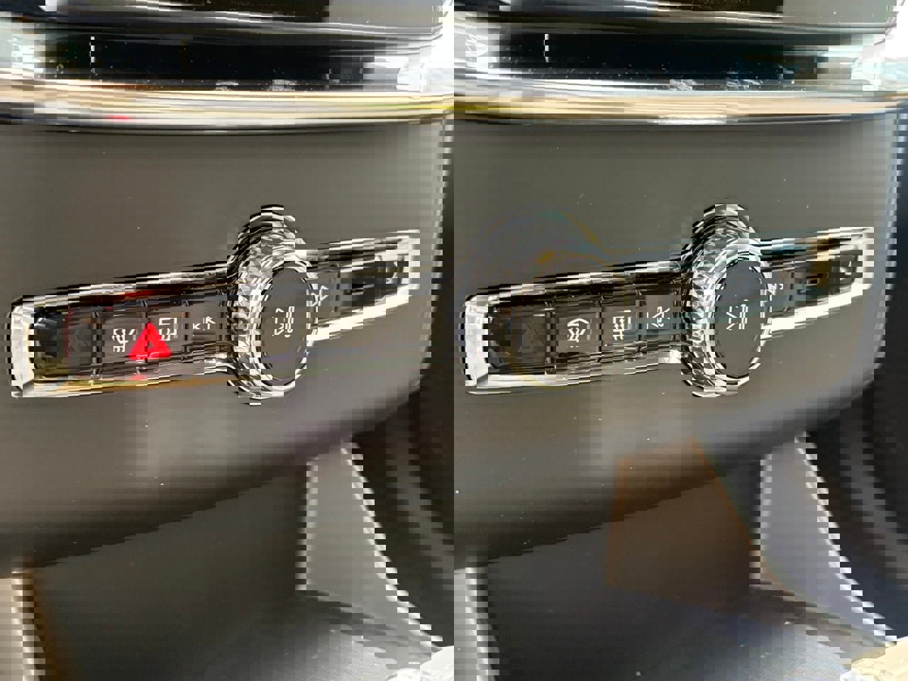 New 2026 Volvo XC90 B6 Ultra w/ Lounge Package image 15