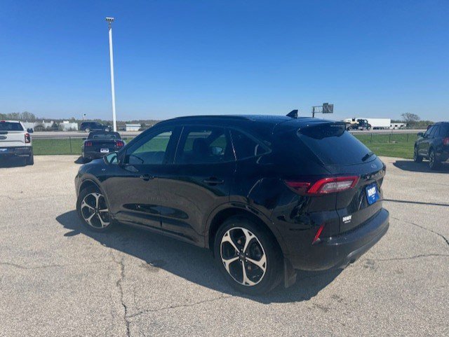 Used 2023 Ford Escape ST-Line Select w/ Tech Pack #2 AWD/4WD image 6