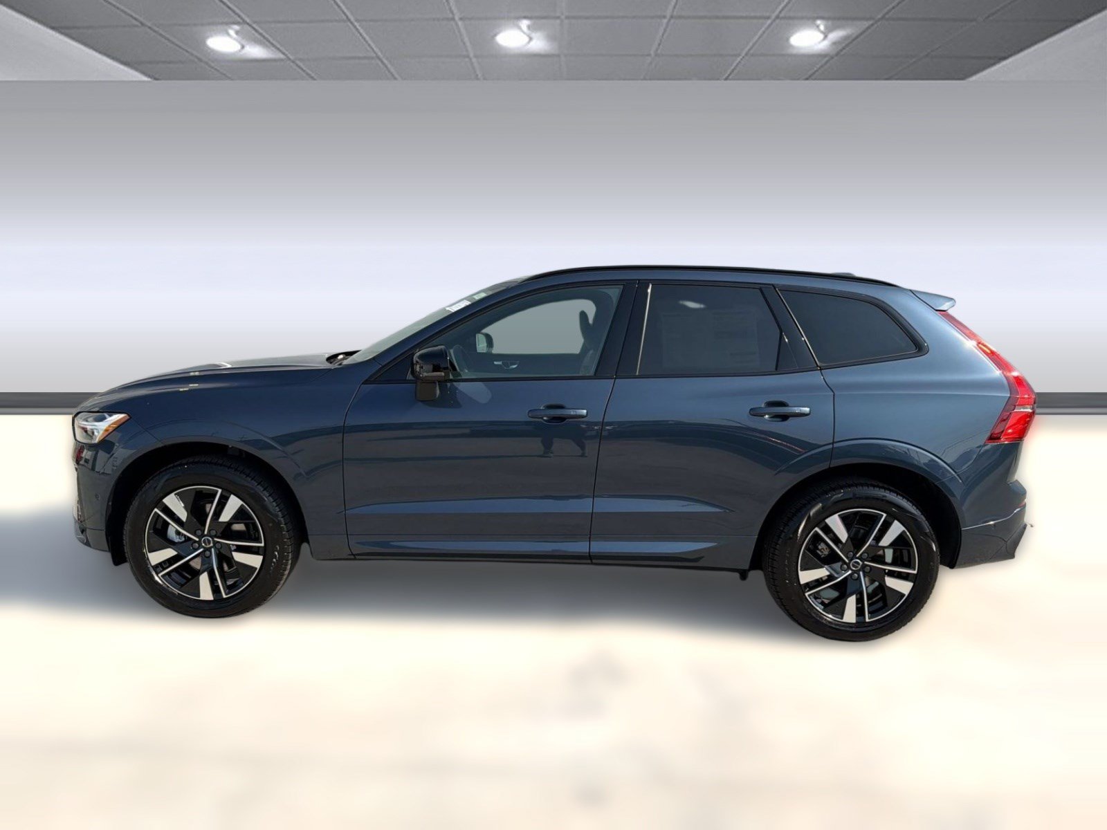 New 2026 Volvo XC60 B5 Plus w/ Climate Package AWD/4WD image 2