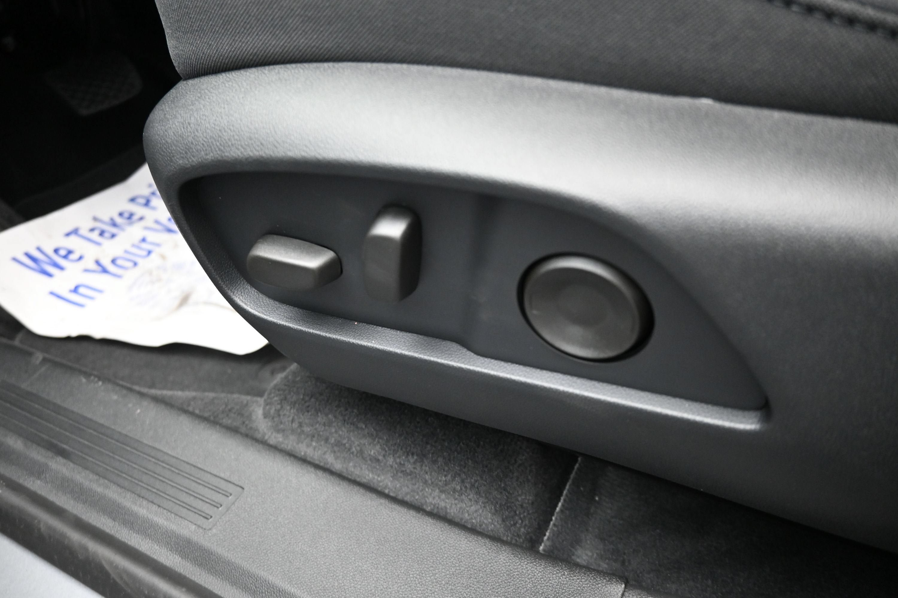 New 2027 Chevrolet Equinox LT w/ Convenience Package II FWD image 11