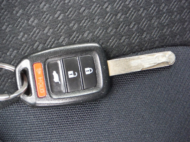 Used 2015 Honda CR-V LX image 32