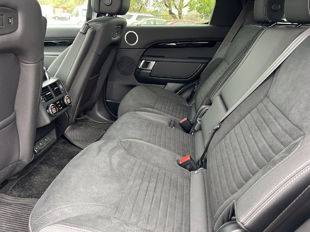 Used 2025 Land Rover Discovery S AWD/4WD image 17