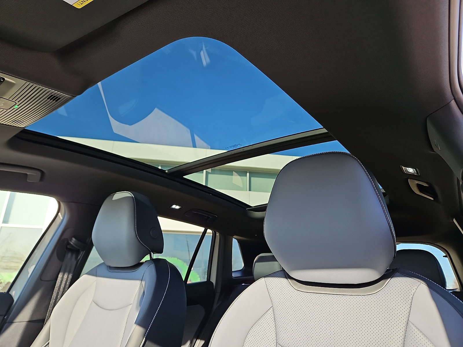 New 2026 Volkswagen Tiguan SE R-Line image 13