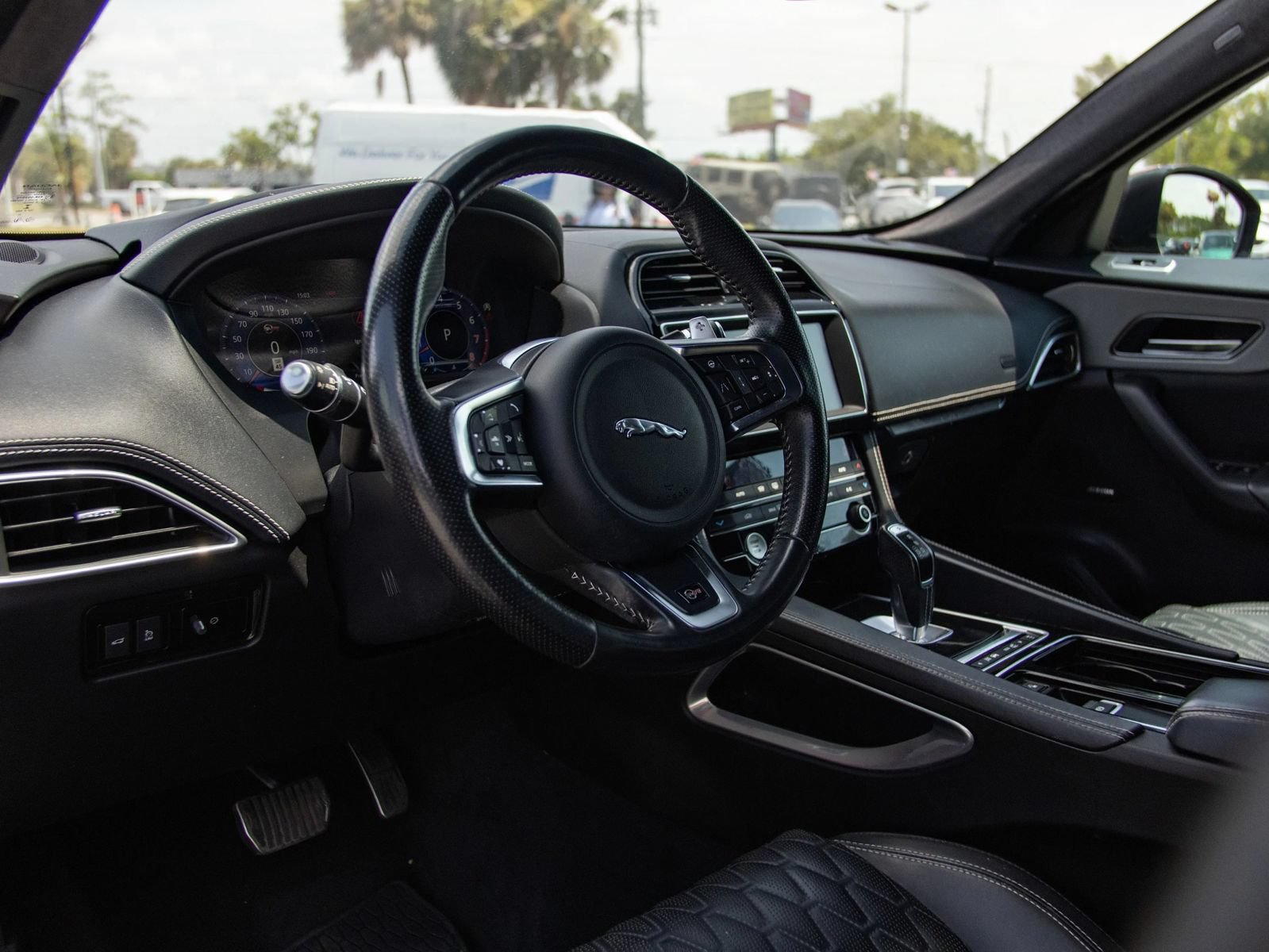 Used 2020 Jaguar F-PACE SVR AWD/4WD image 17