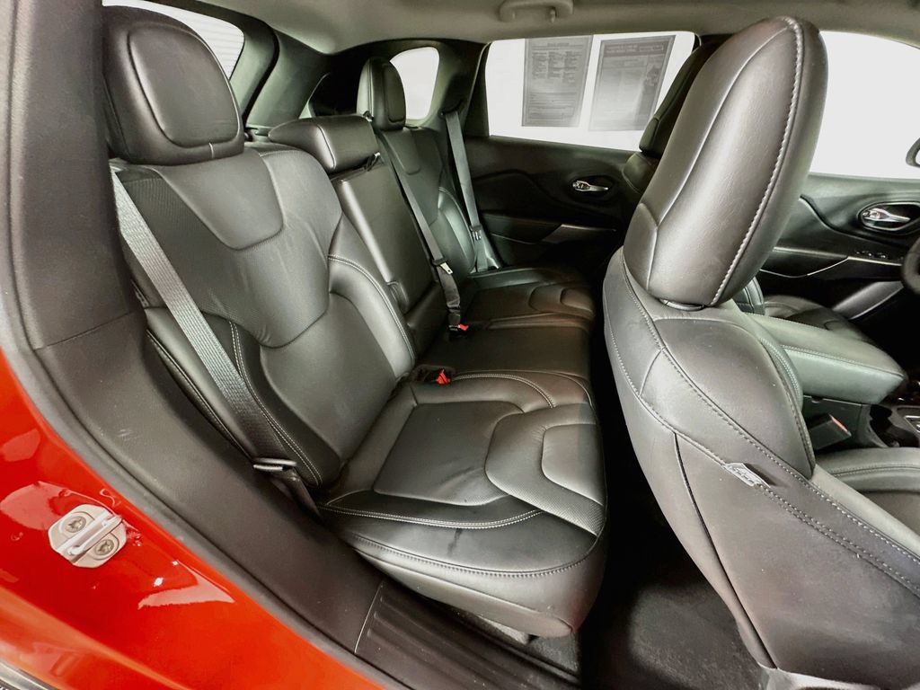 Used 2021 Jeep Cherokee Latitude Lux AWD/4WD image 34