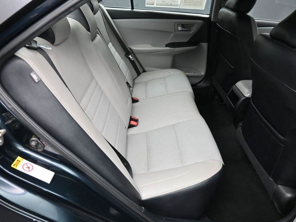 Used 2016 Toyota Camry SE image 22