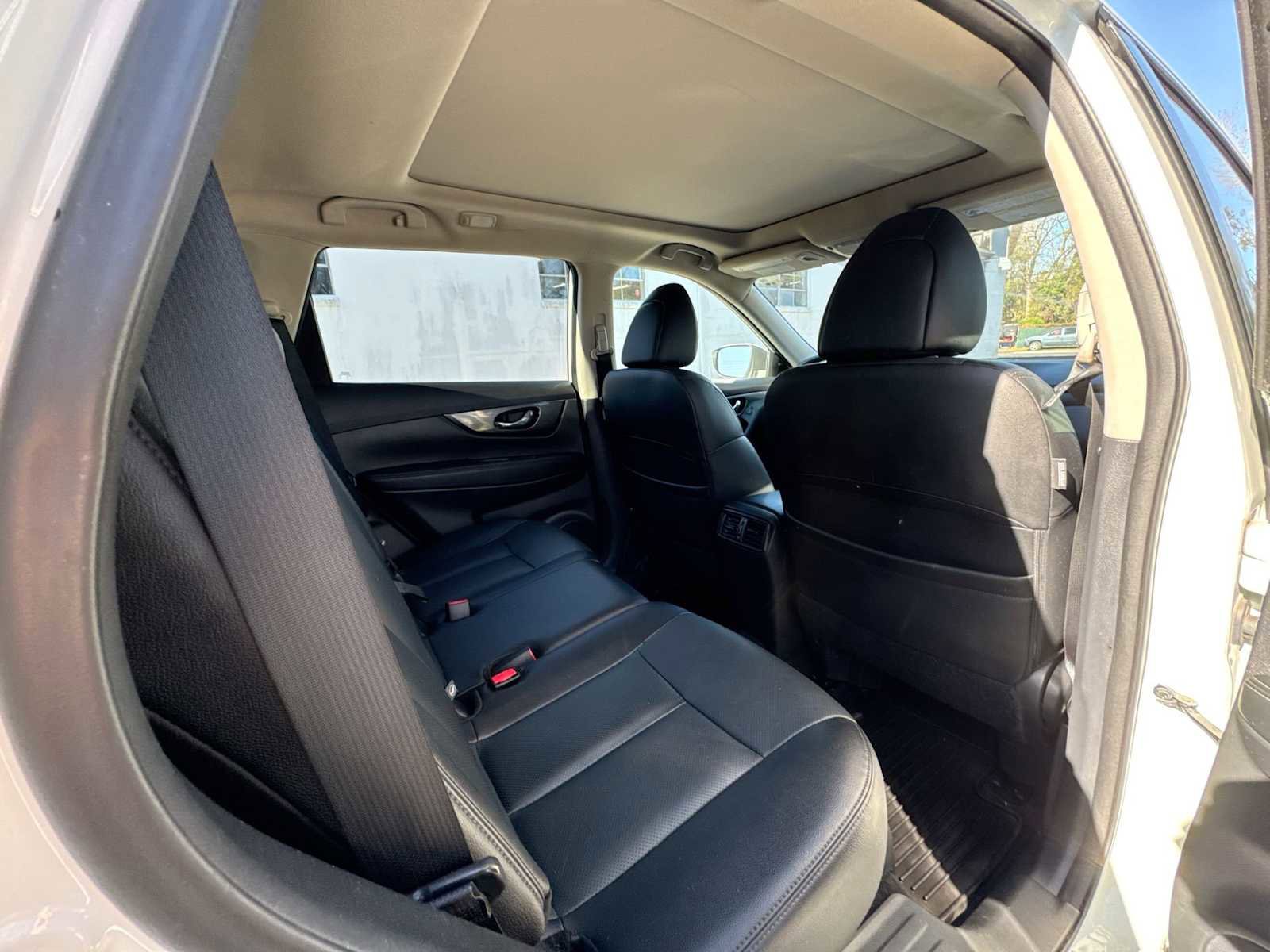 Used 2016 Nissan Rogue SL w/ SL Premium Package image 14