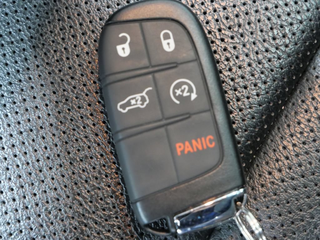 Used 2023 Jeep Compass Limited w/ Elite Group AWD/4WD image 29