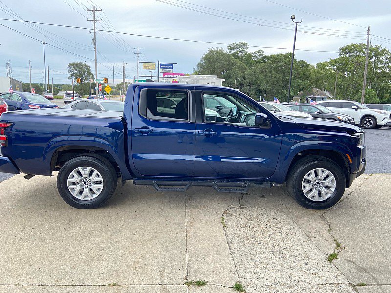 Used 2022 Nissan Frontier SV AWD/4WD image 3