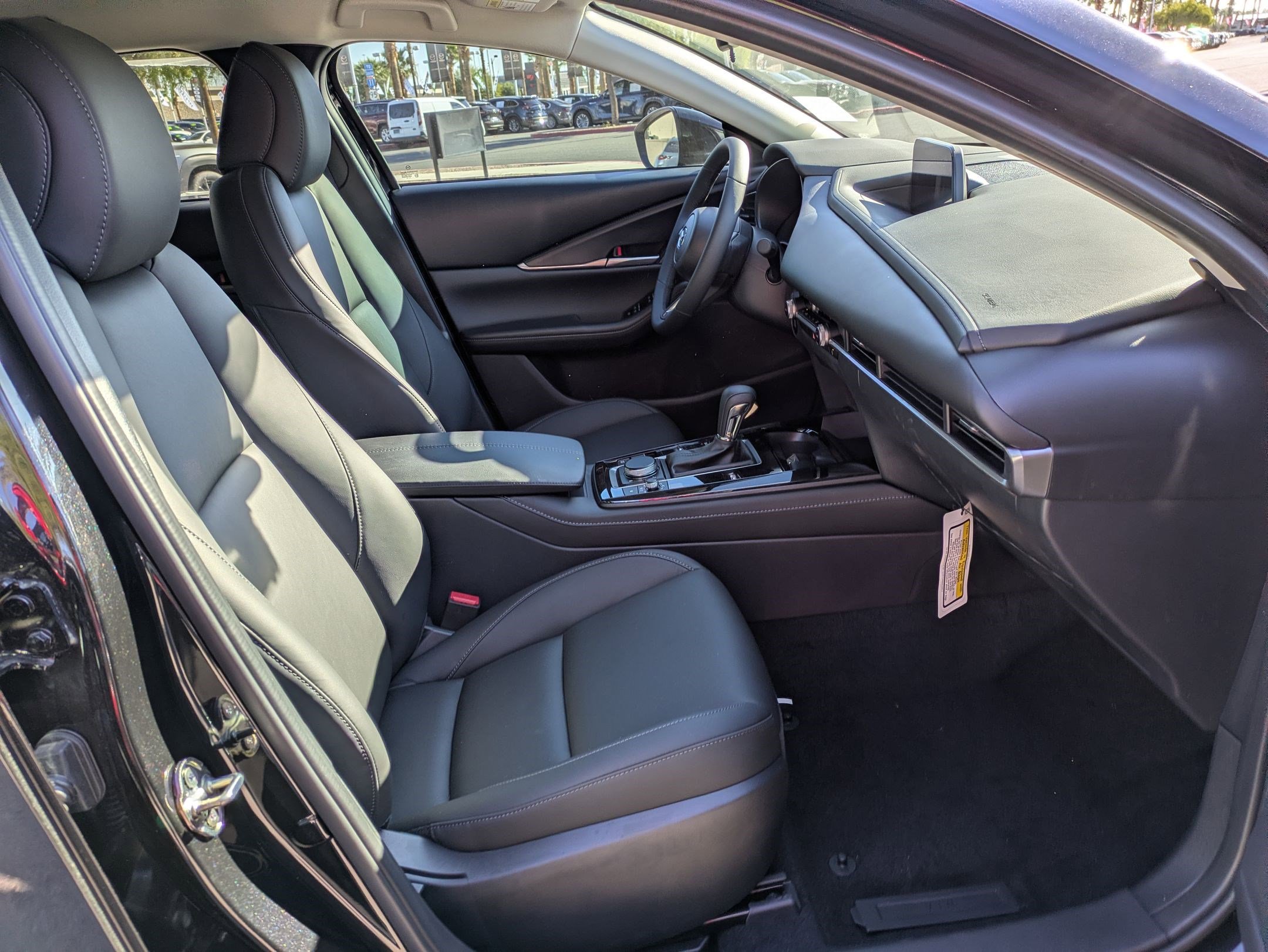 New 2025 MAZDA CX-30 AWD 2.5 S w/ Select Sport Pkg image 18