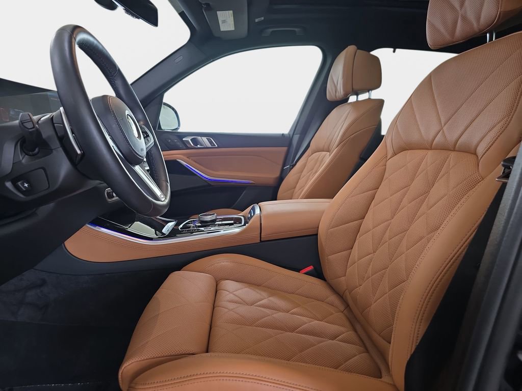 Used 2024 BMW X5 xDrive40i w/ Executive Package image 17