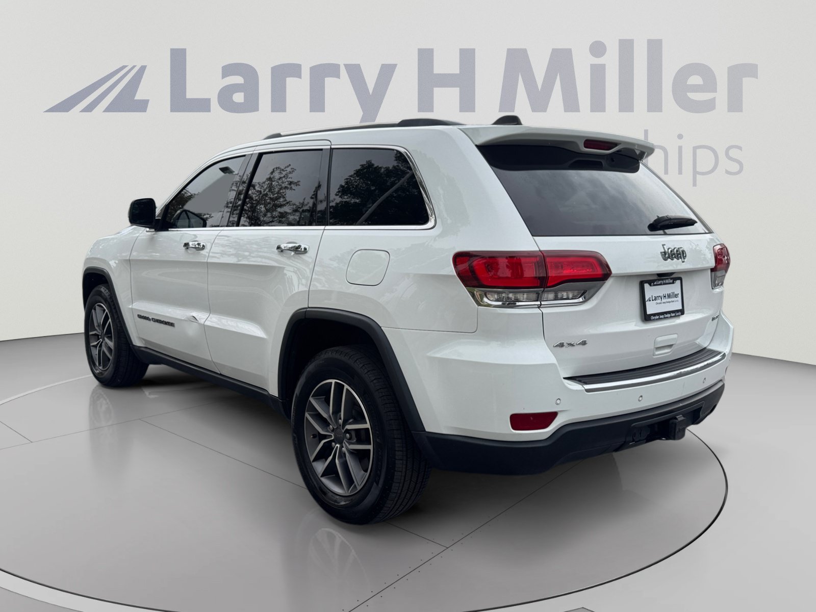 Used 2020 Jeep Grand Cherokee Limited w/ Trailer Tow Group IV AWD/4WD image 3