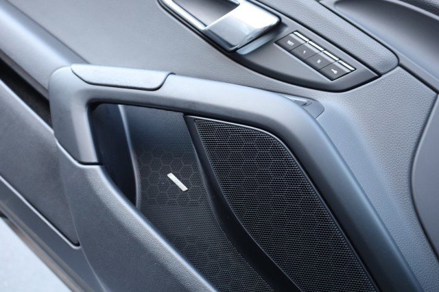 Used 2018 Porsche 718 Cayman RWD image 34