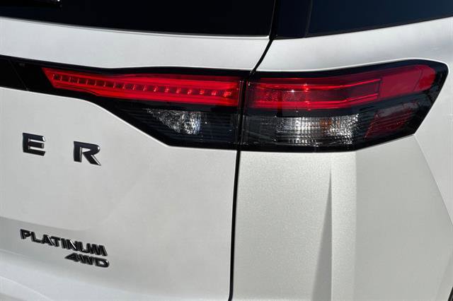 New 2026 Nissan Pathfinder Platinum image 32