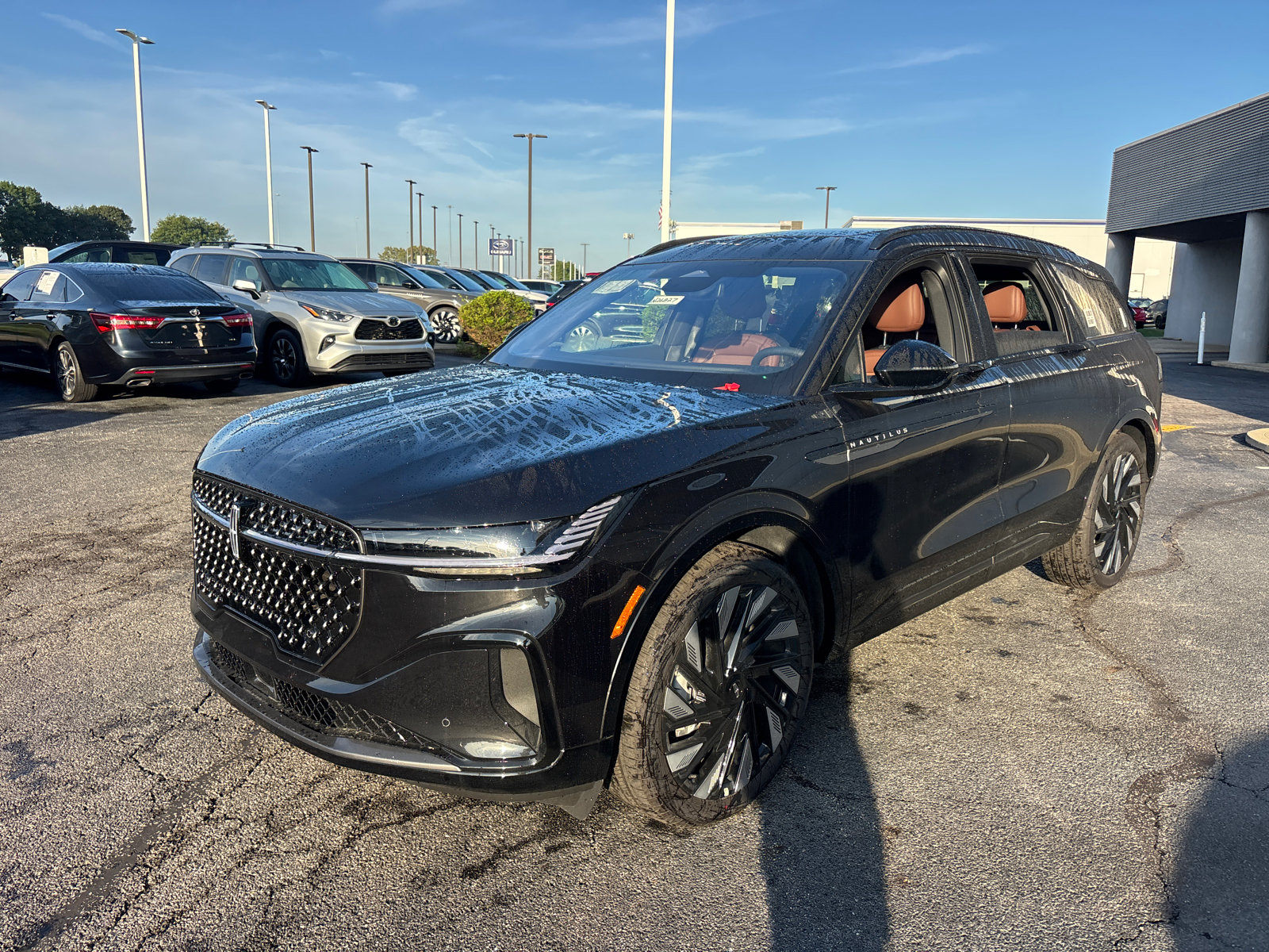 New 2026 Lincoln Nautilus Reserve w/ Jet Appearance Package AWD/4WD image 3