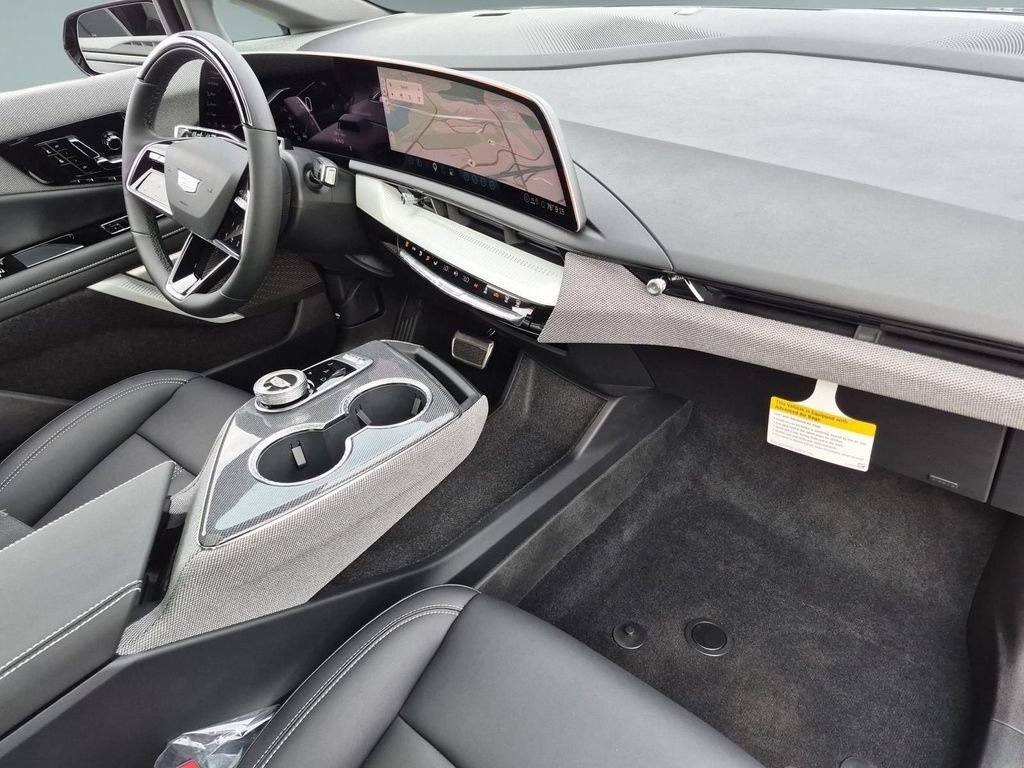 Used 2027 Cadillac Optiq Luxury RWD image 28