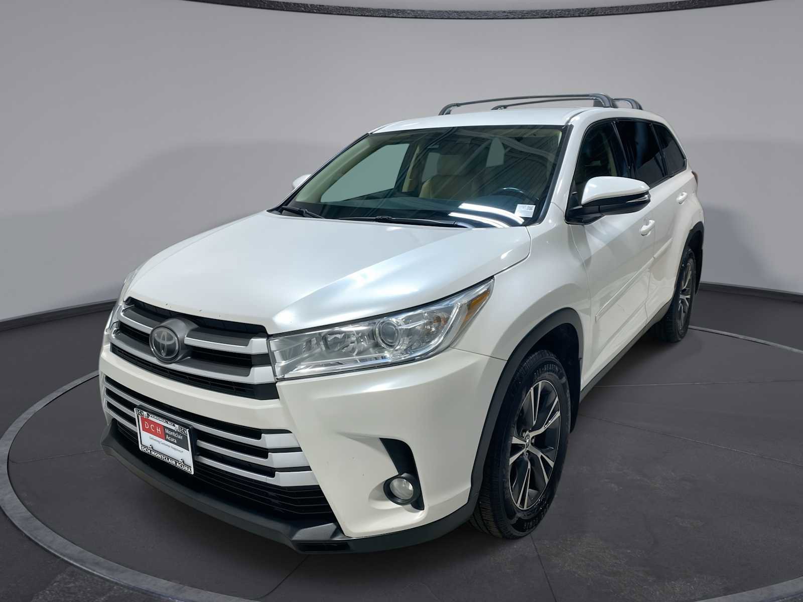 Used 2019 Toyota Highlander Plus AWD/4WD image 1