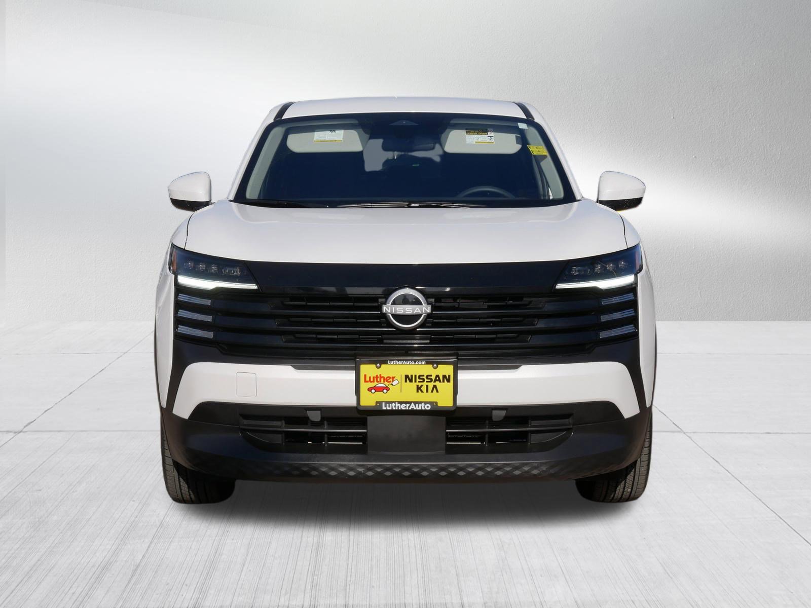 Certified 2025 Nissan Kicks SV image 2
