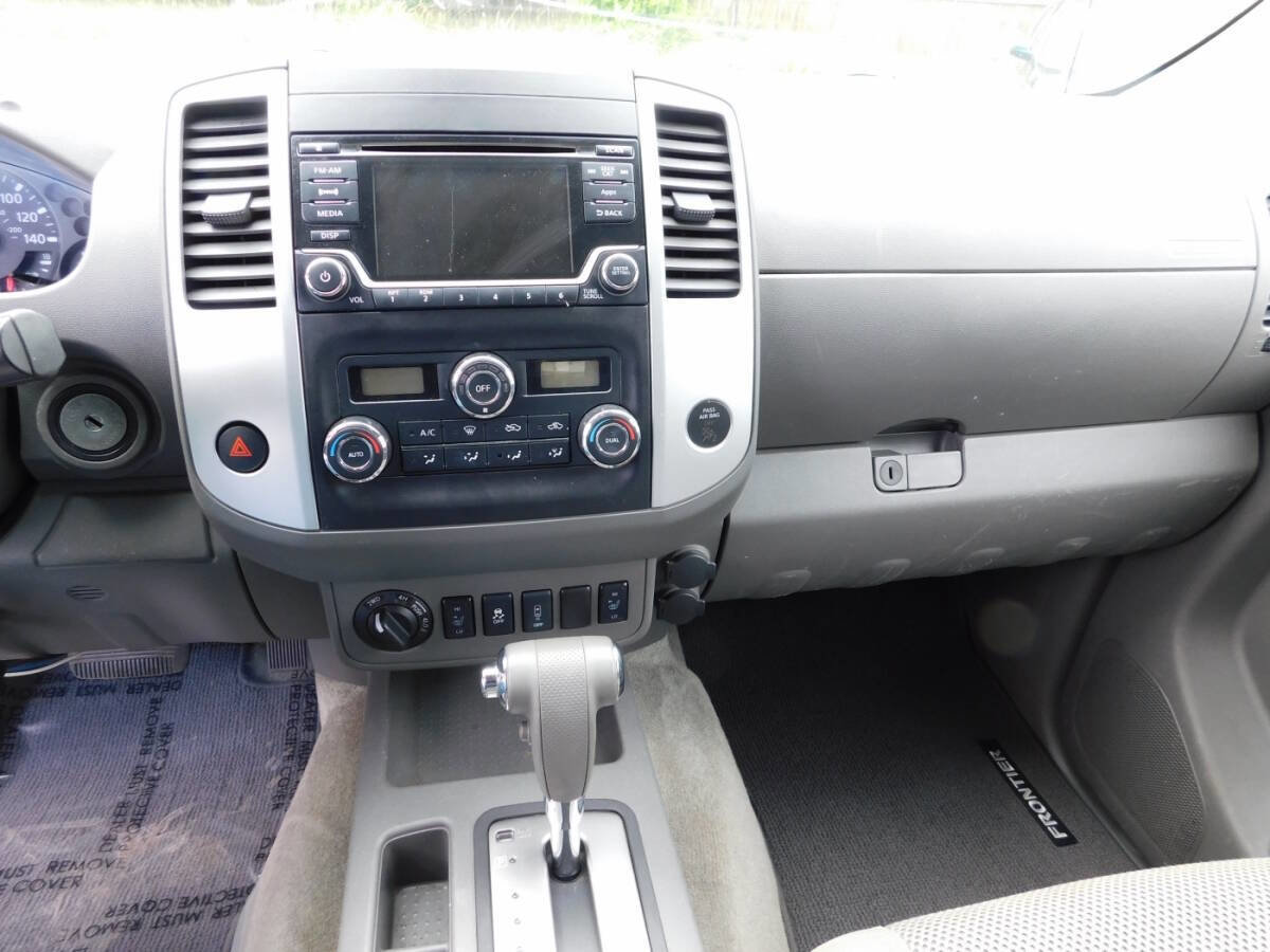 Used 2015 Nissan Frontier SV w/ SV Value Truck Package AWD/4WD image 7