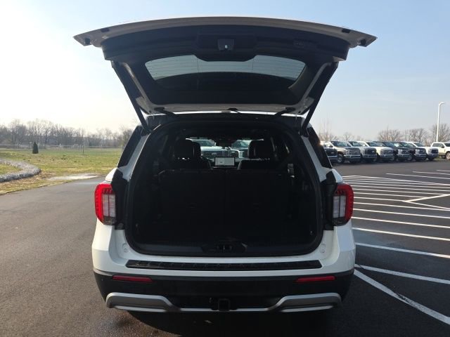Used 2025 Ford Explorer Platinum w/ LUX Leather Package AWD/4WD image 10