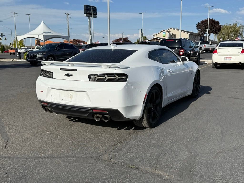 Used 2017 Chevrolet Camaro SS RWD image 3