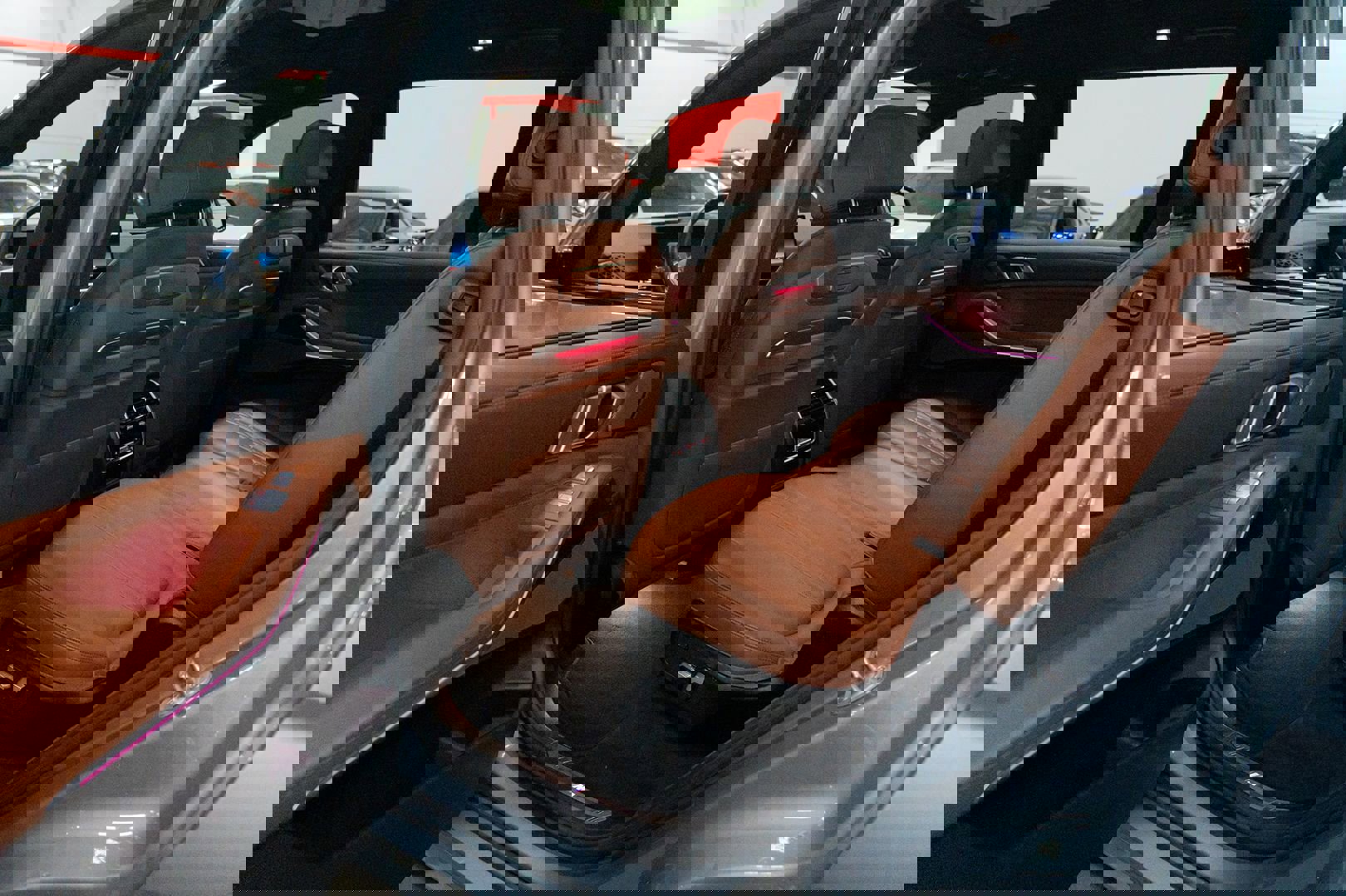 Used 2023 BMW X7 M60i image 27