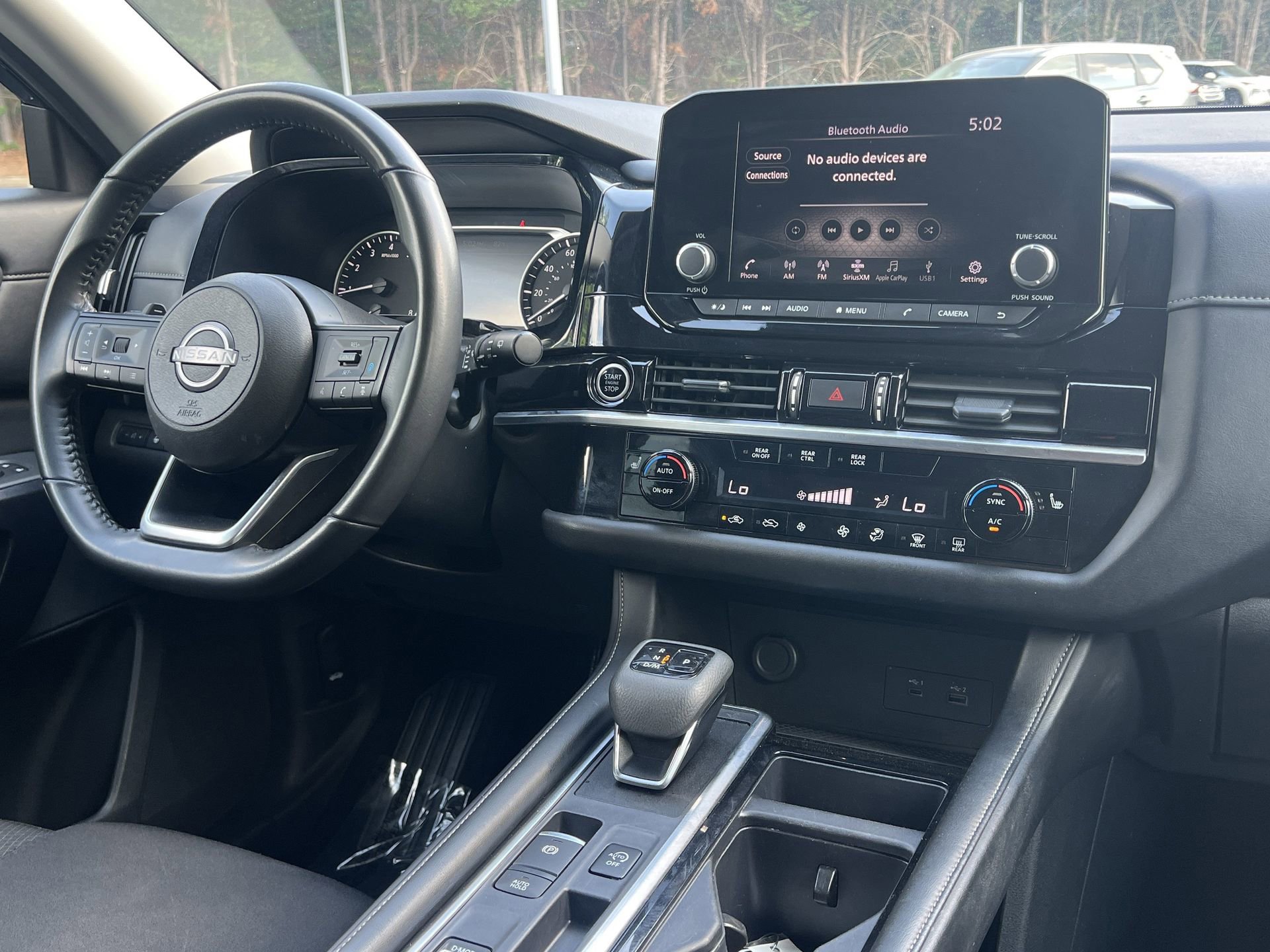 Used 2024 Nissan Pathfinder SV FWD image 3