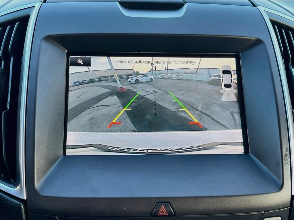 Used 2015 Ford Edge Titanium w/ Technology Package FWD image 13