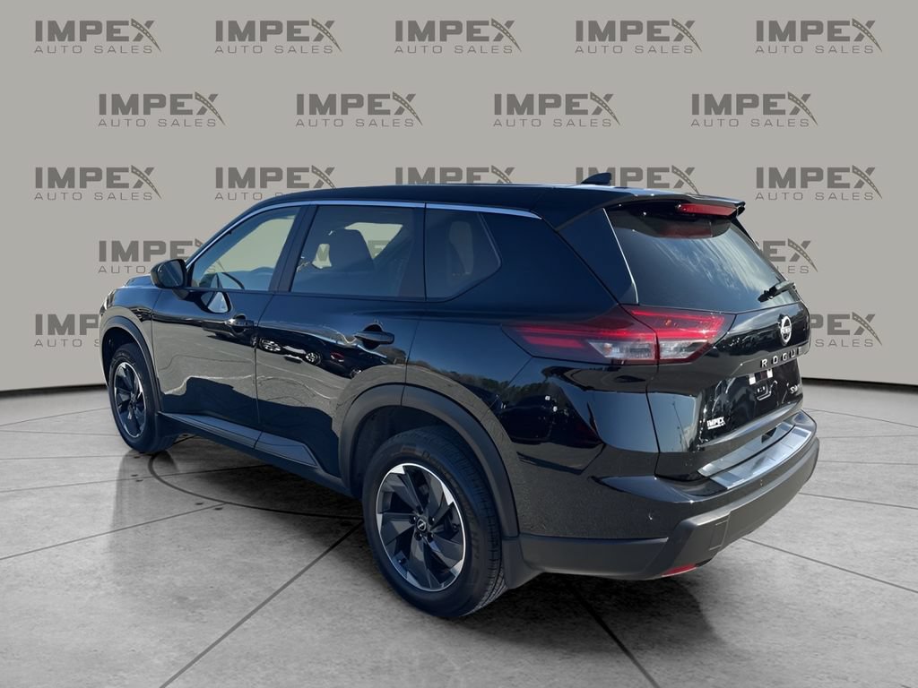 Used 2024 Nissan Rogue SV AWD/4WD image 3