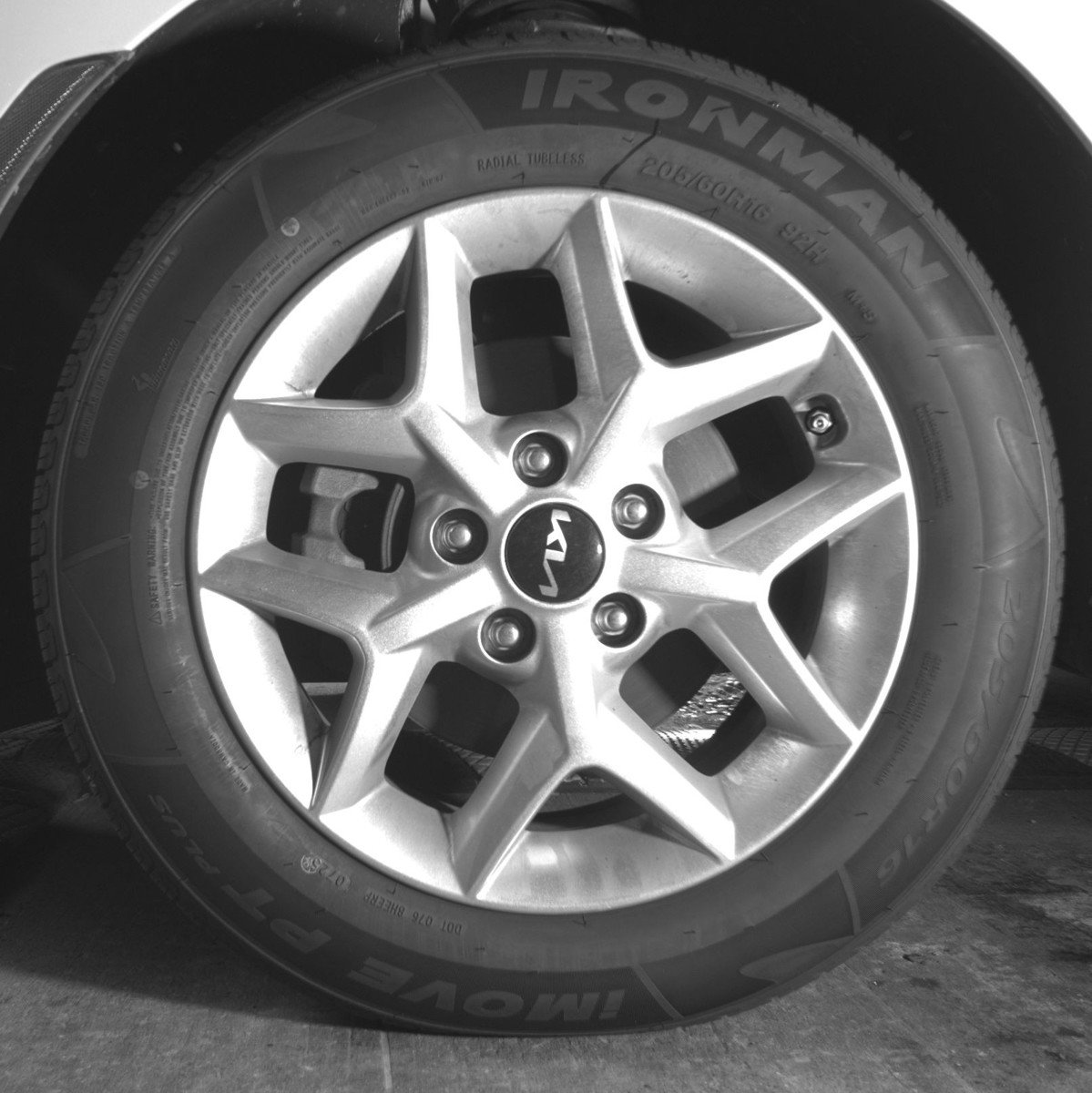 Used 2025 Kia Soul LX w/ LX Technology Package FWD image 12