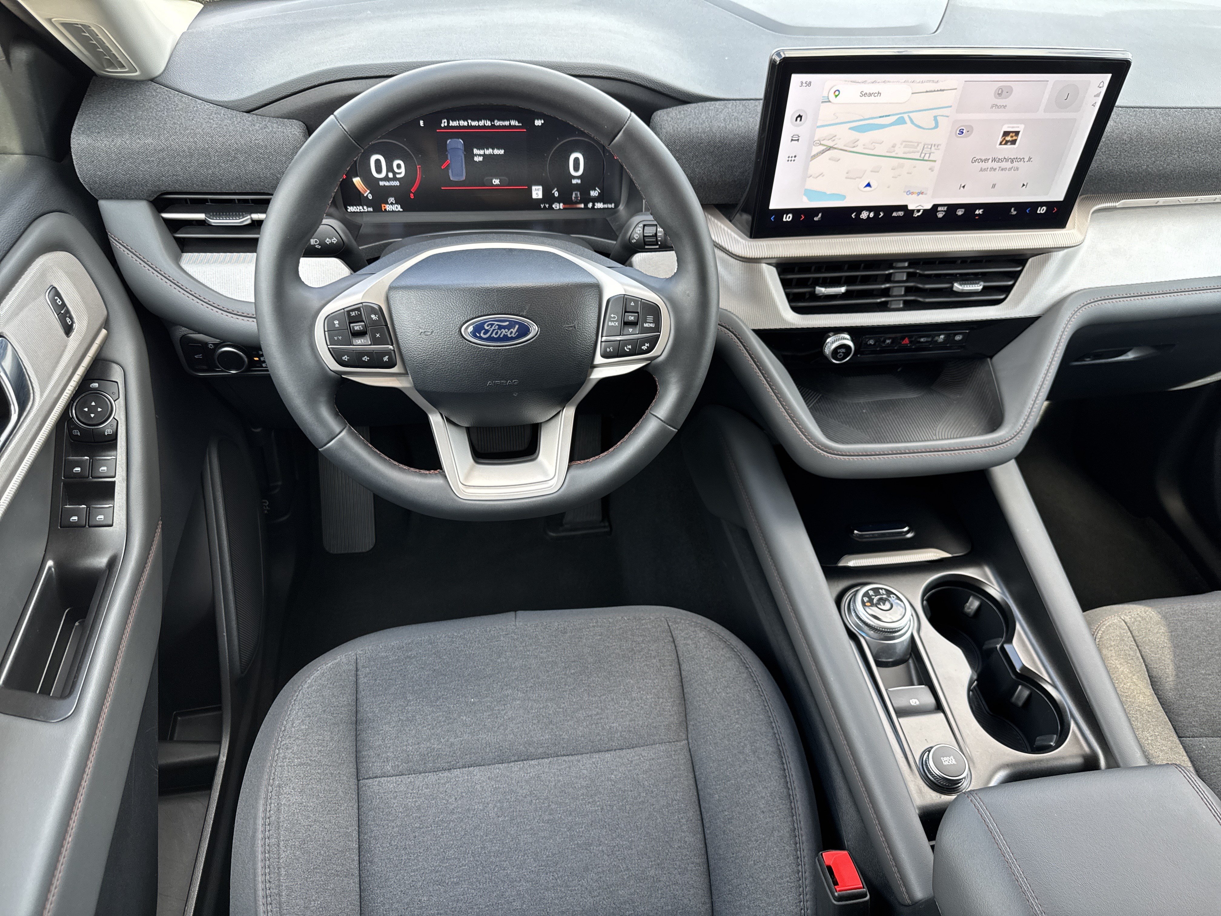 Used 2025 Ford Explorer Active AWD/4WD image 7