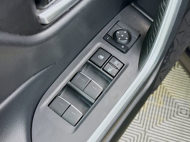 Used 2023 Toyota RAV4 XLE Premium image 18