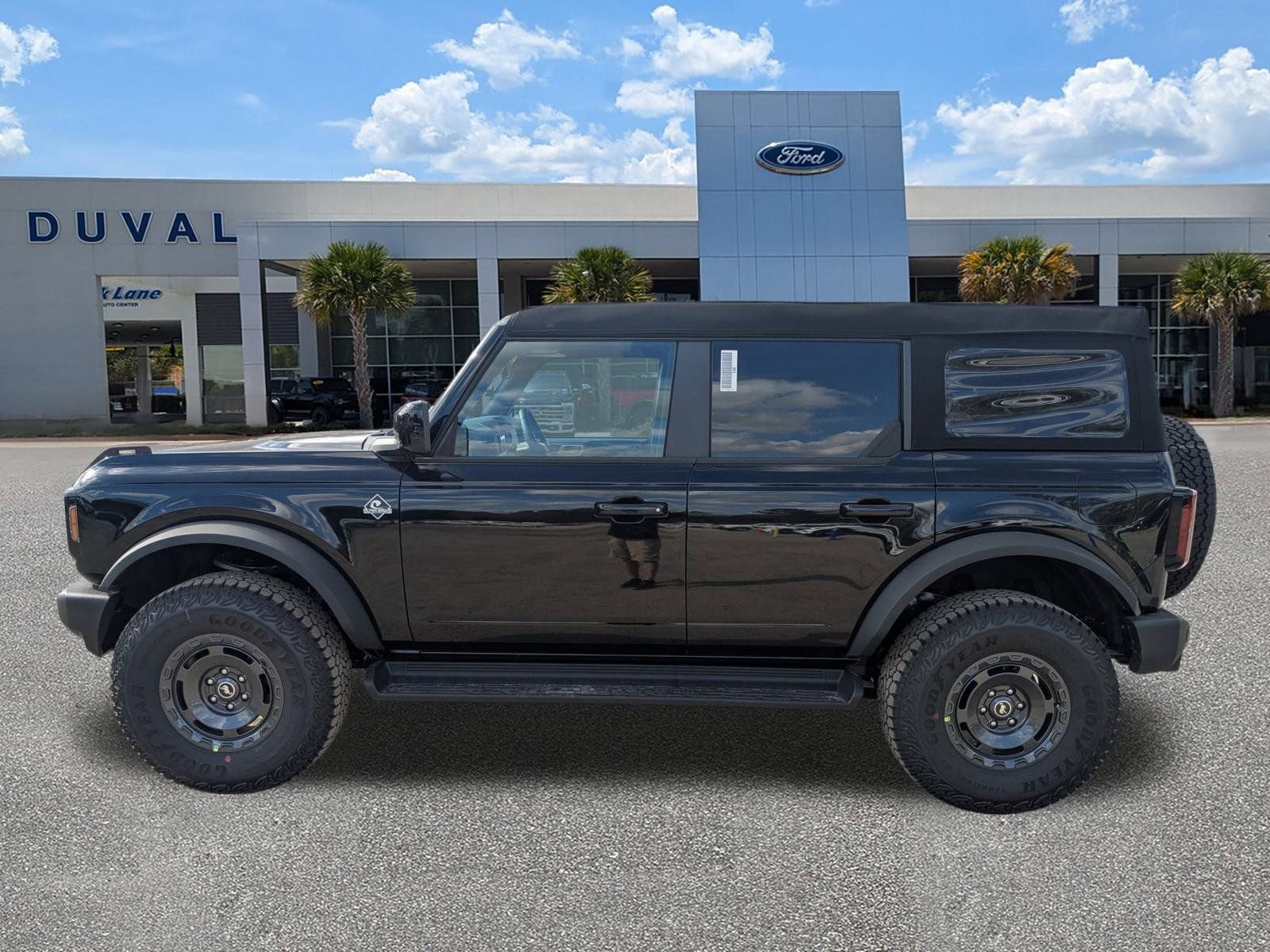 New 2025 Ford Bronco Outer Banks w/ Sasquatch Package AWD/4WD image 7