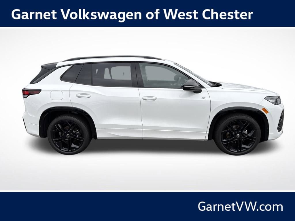 New 2026 Volkswagen Tiguan SE R-Line FWD image 6