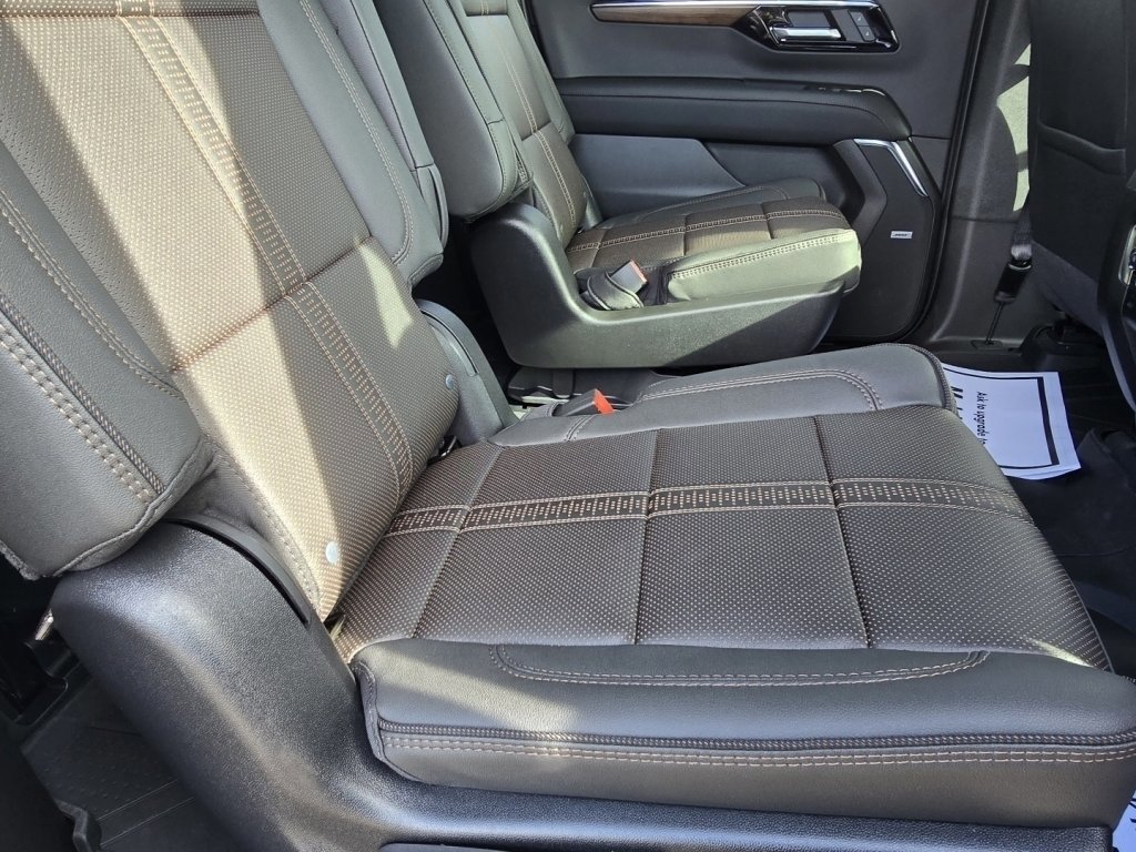 New 2026 Chevrolet Suburban High Country image 15