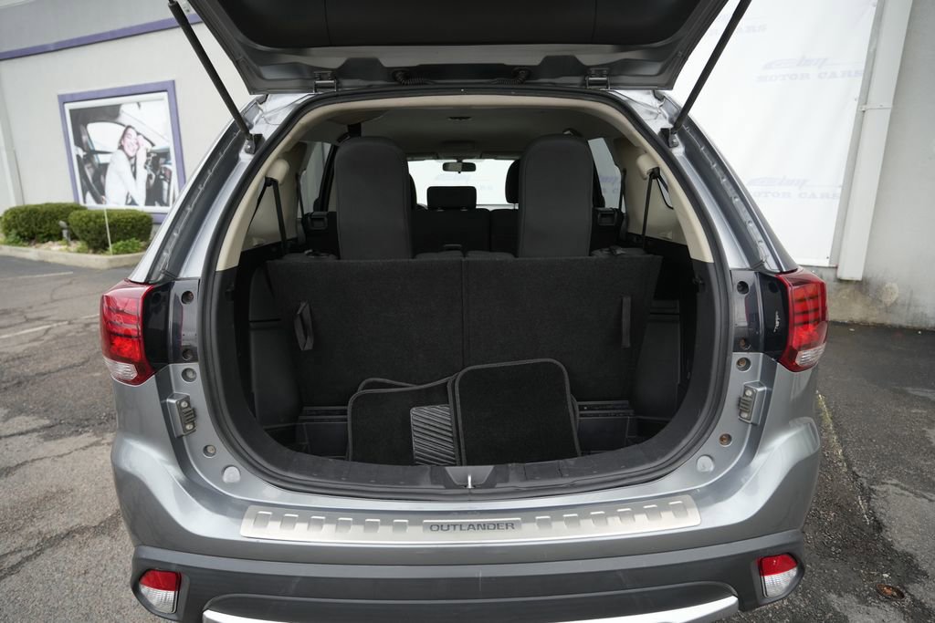 Used 2016 Mitsubishi Outlander SE AWD/4WD image 15