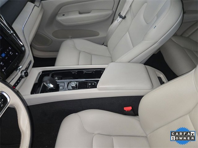 Used 2023 Volvo XC60 B5 Plus w/ Protection Package Premier image 19