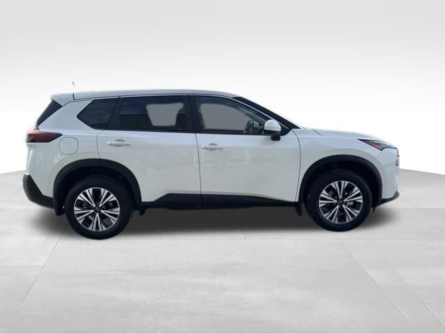 Used 2023 Nissan Rogue SV image 4