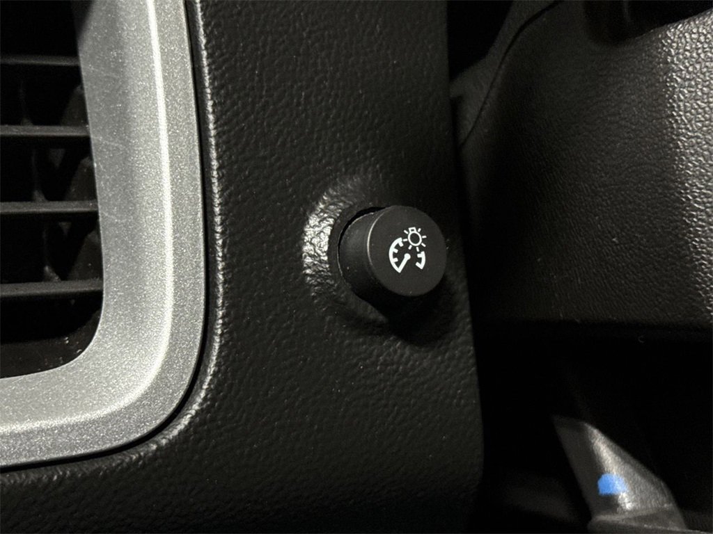 Used 2016 Chevrolet Equinox LS image 17