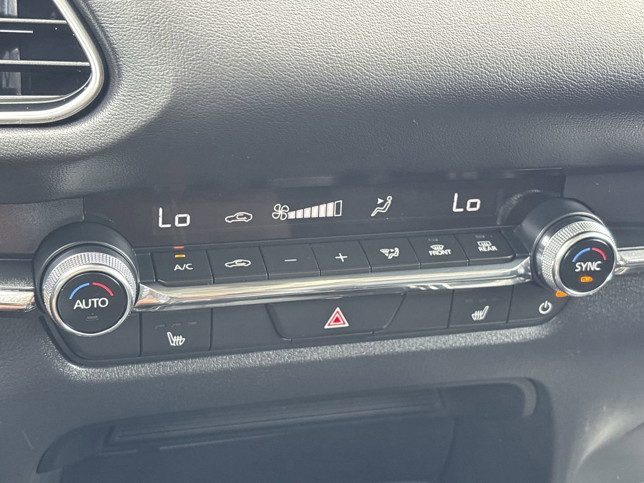 Used 2024 MAZDA CX-30 AWD 2.5 S w/ Premium Package image 24