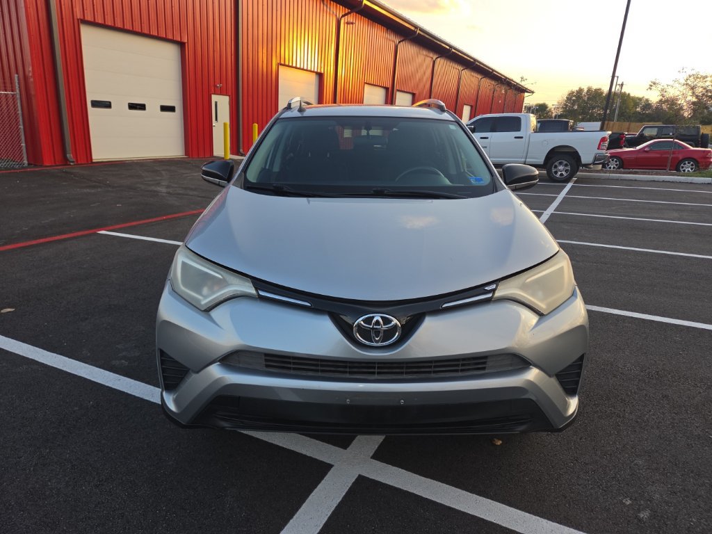 Used 2016 Toyota RAV4 LE AWD/4WD image 3