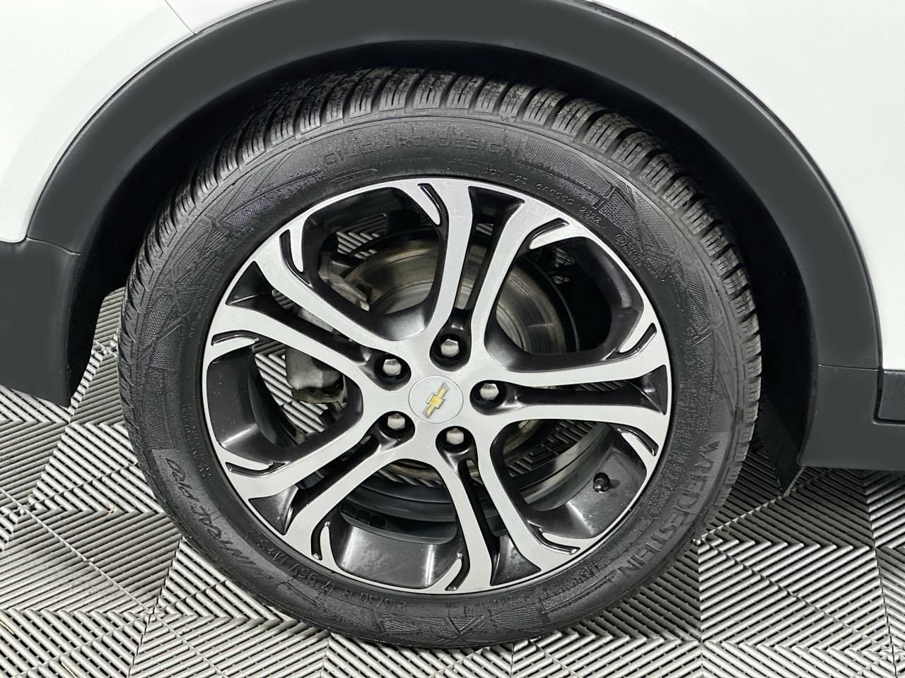 Used 2017 Chevrolet Bolt Premier image 22