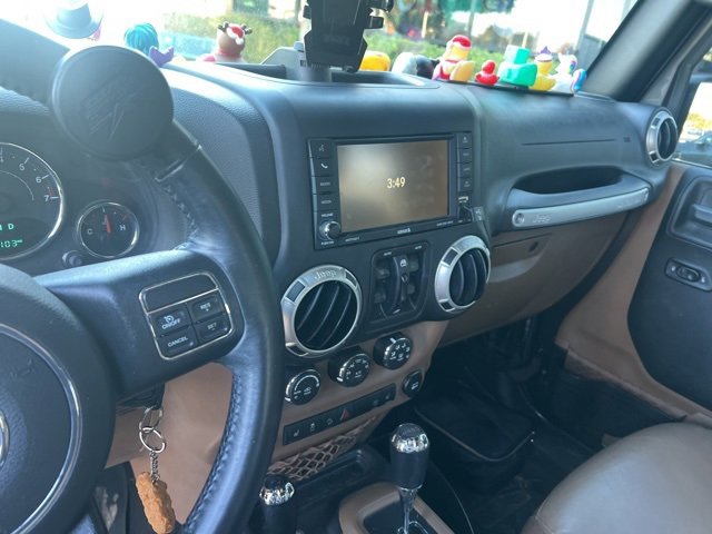 Used 2017 Jeep Wrangler Unlimited Sahara w/ Connectivity Group image 5