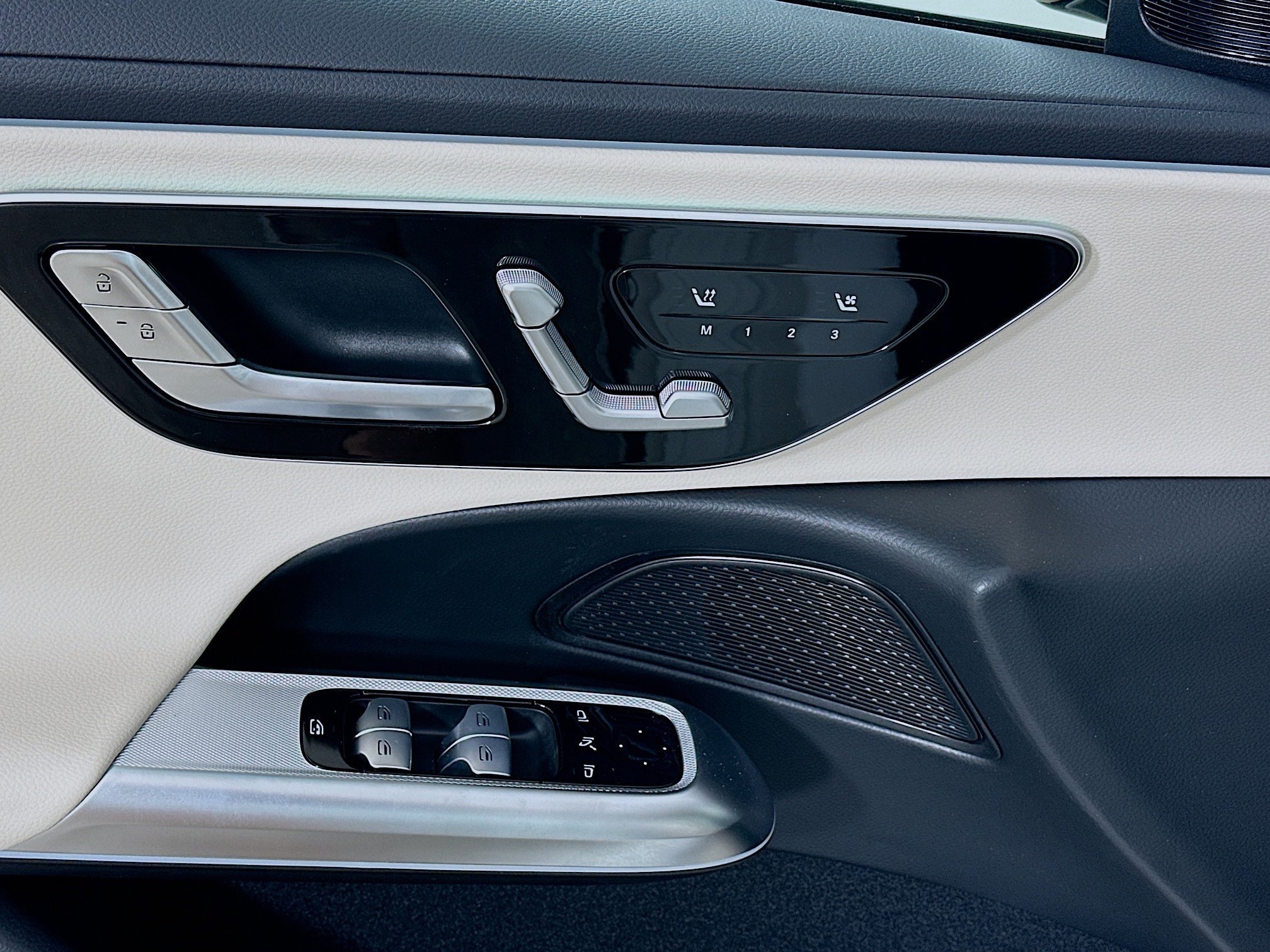 Certified 2025 Mercedes-Benz E 350 4MATIC Sedan image 23