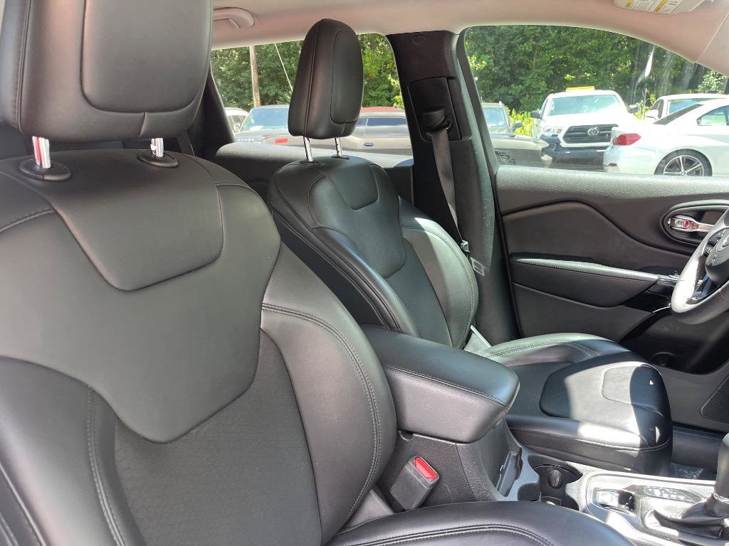 Used 2020 Jeep Cherokee Latitude Plus image 44