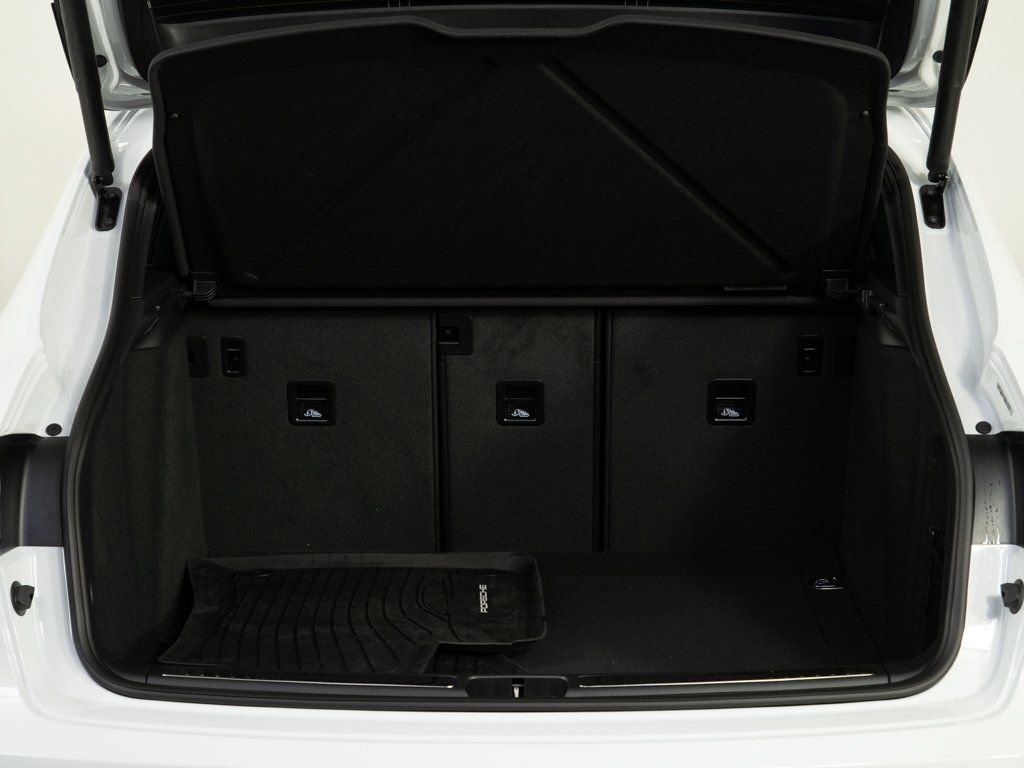 New 2026 Porsche Macan image 31