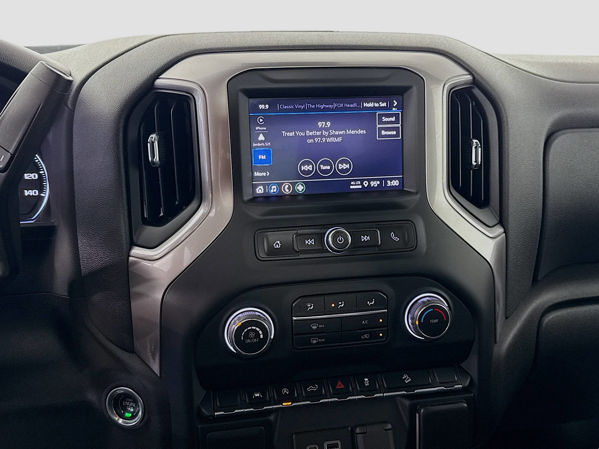 Used 2022 Chevrolet Silverado 1500 Custom Trail Boss w/ LPO, Dark Essentials Package image 18