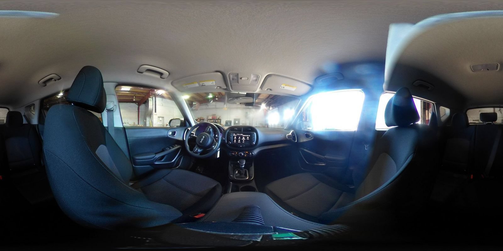 Used 2025 Kia Soul LX w/ LX Technology Package FWD image 40